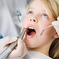 خدمات دندانپزشکی و ترمیمی اطفال